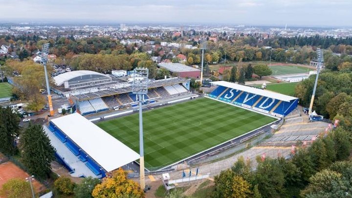 Sân vận động Merck-Stadion am Böllenfalltor – Sân nhà của câu lạc bộ bóng đá SV Darmstadt 98