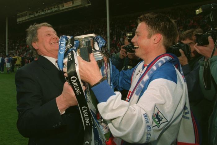 Graeme Le Saux ăn mừng chức vô địch Premier League cùng Blackburn Rovers