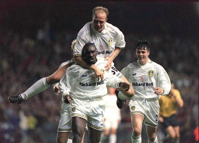 Jimmy Floyd Hasselbaink trong màu áo Leeds United