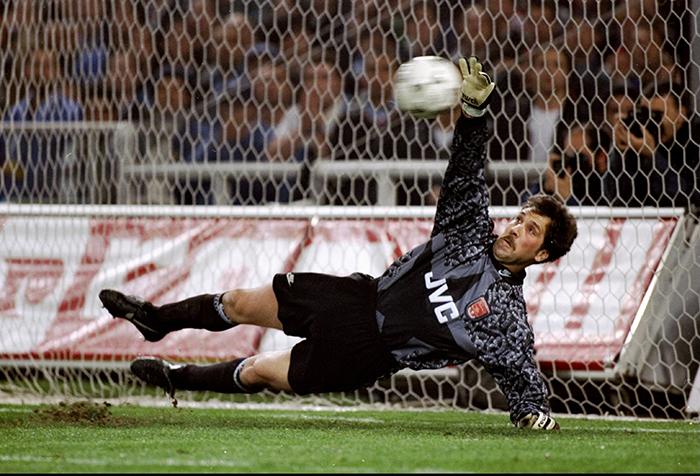 "David Seaman trong màu áo Arsenal mùa giải 1994-1995" width=