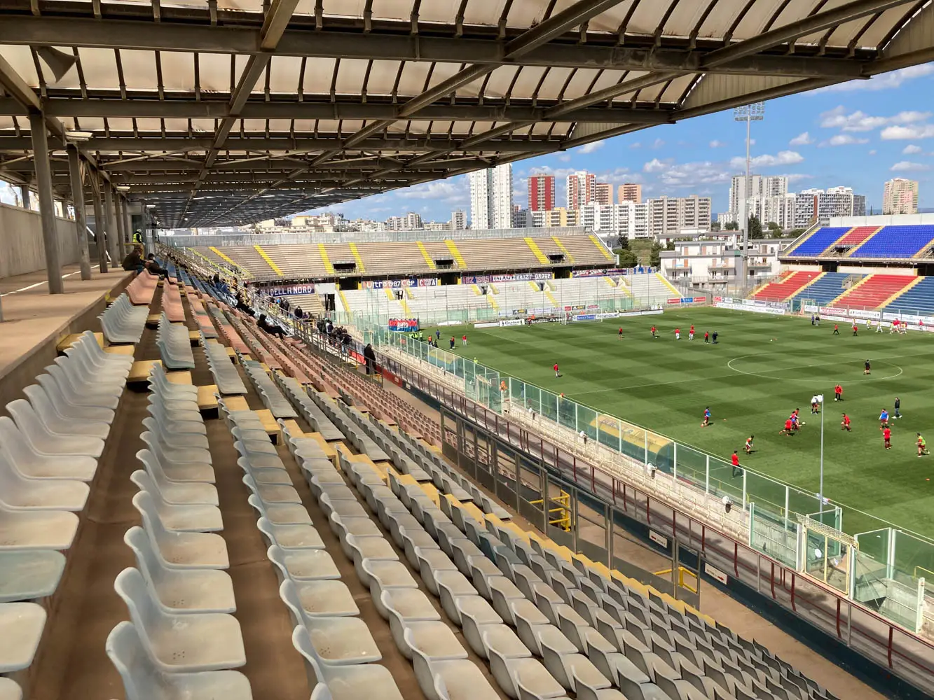 Sân vận động Stadio Erasmo Iacovone: Khám phá địa điểm thể thao nổi bật tại Italy