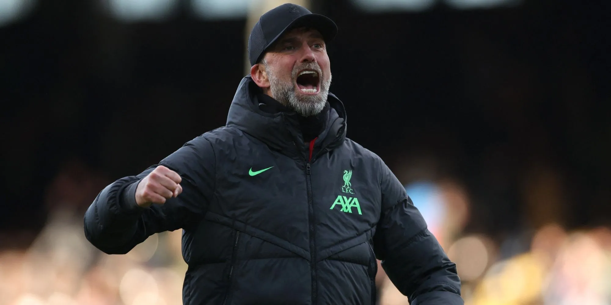 HLV Jurgen Klopp chỉ đạo trong trận đấu gặp Fulham