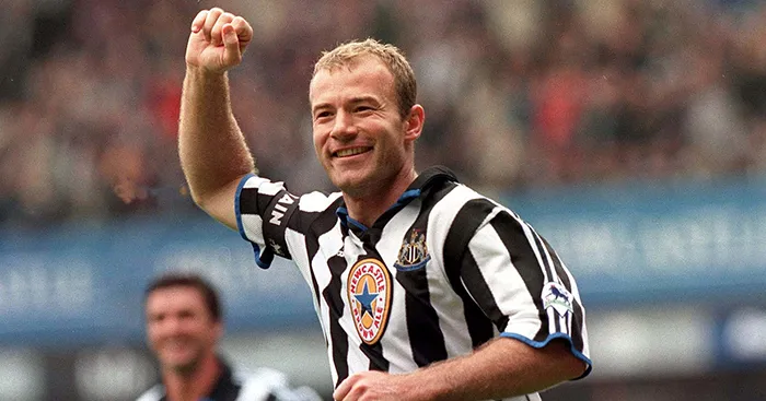 Alan Shearer ăn mừng bàn thắng quan trọng cho Newcastle United