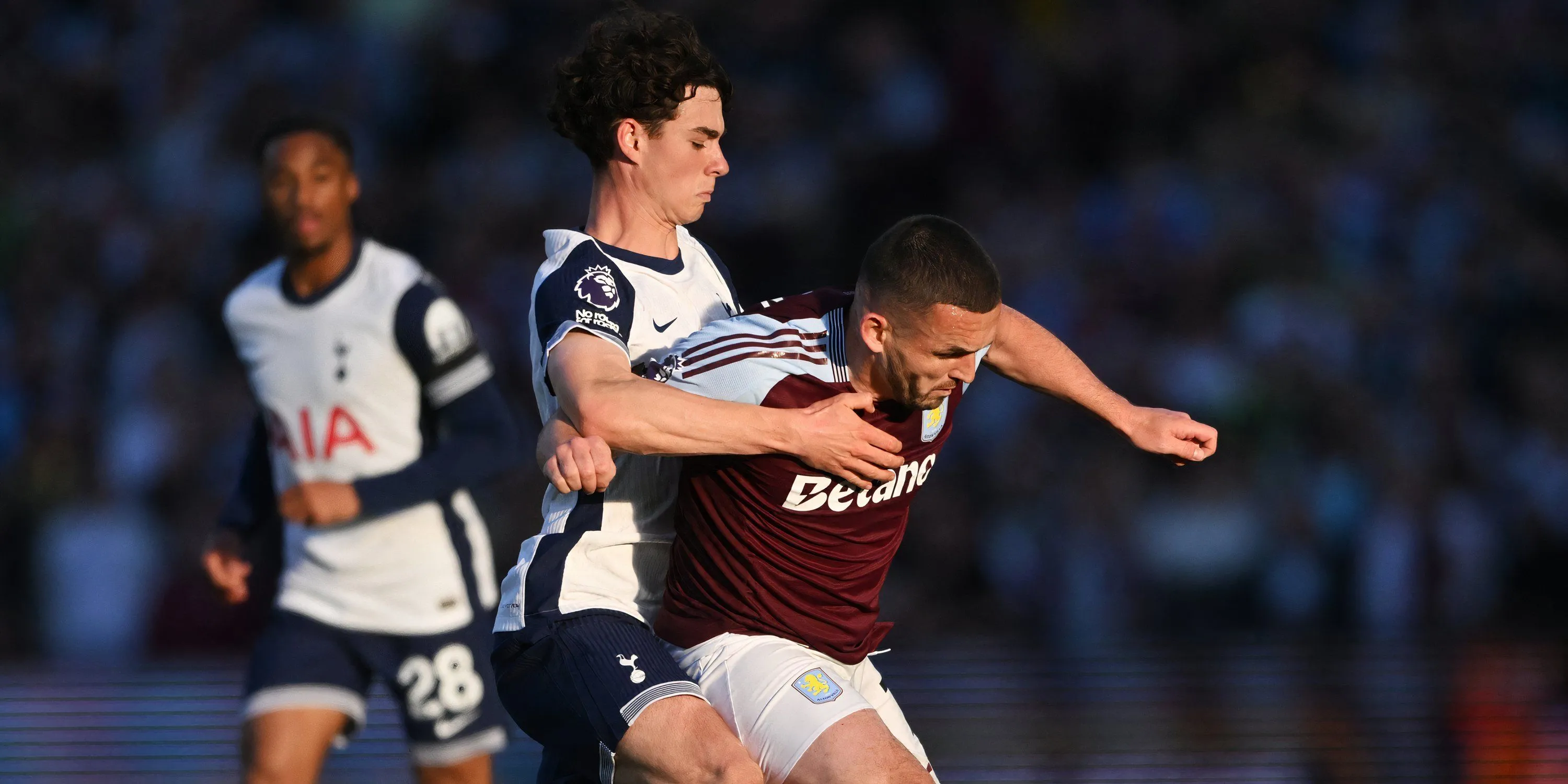 Archie Gray trong màu áo Tottenham