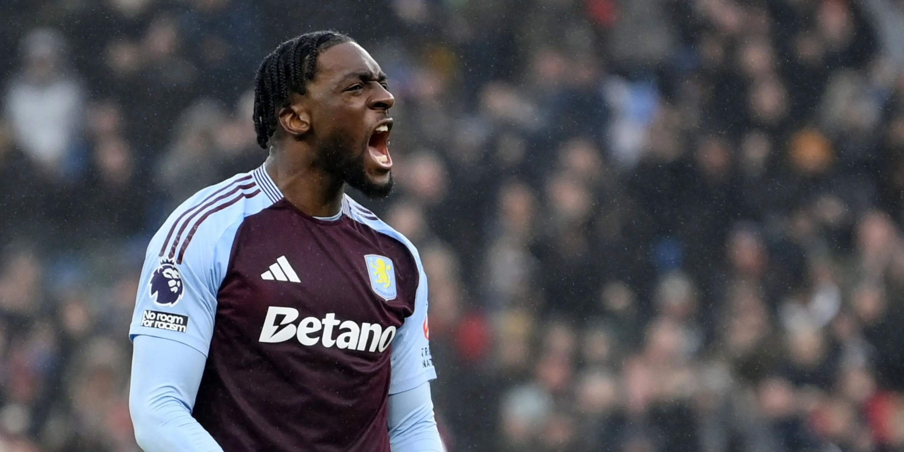 Axel Disasi trong màu áo Aston Villa tại Ngoại hạng Anh