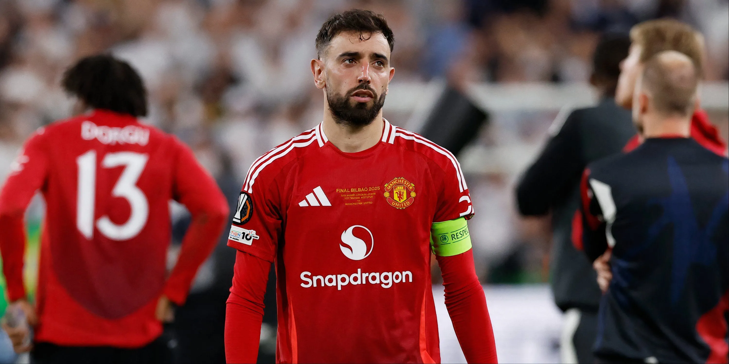 Bruno Fernandes ăn mừng bàn thắng trong màu áo Manchester United tại Europa League
