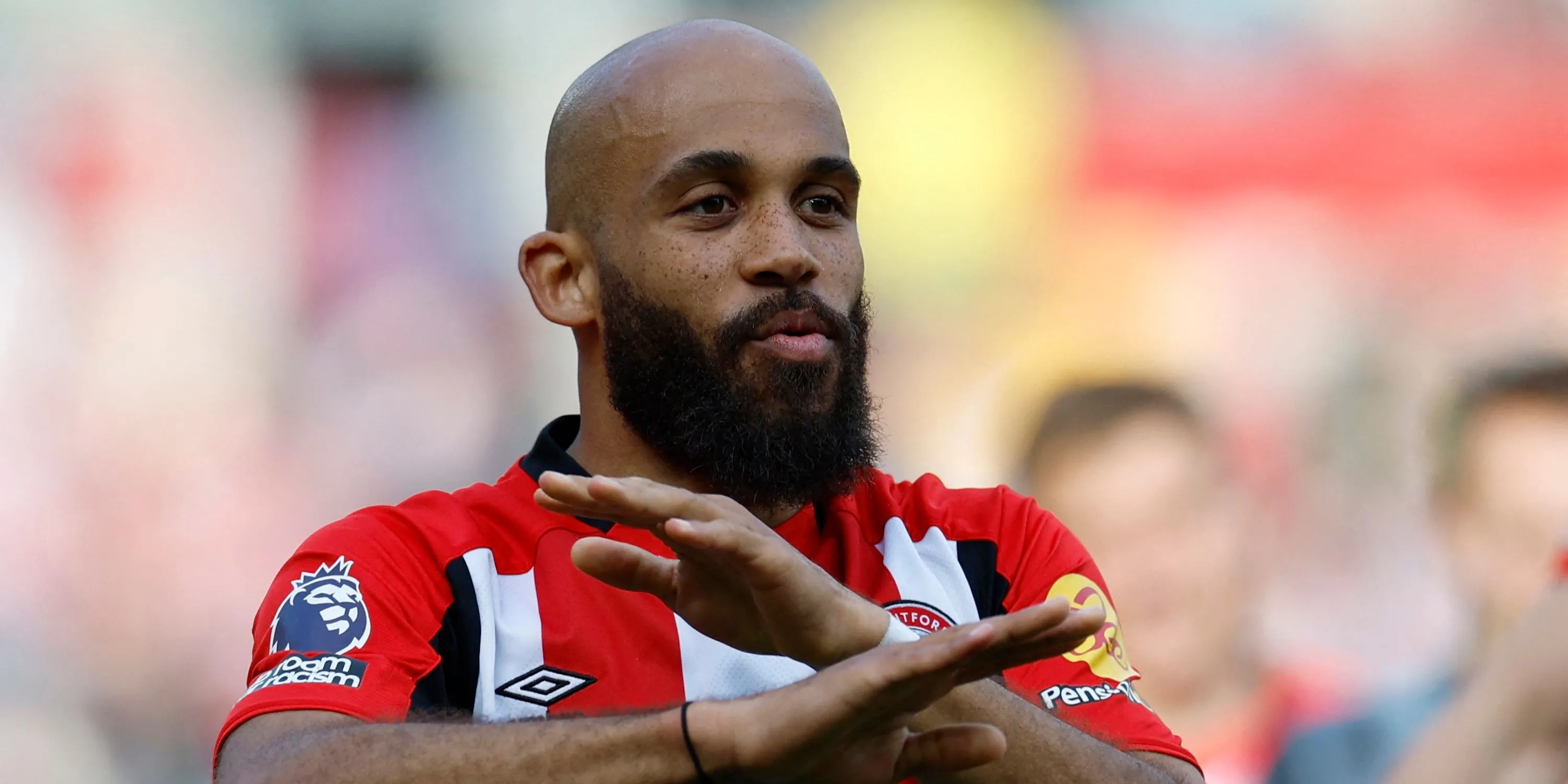 Bryan Mbeumo ăn mừng bàn thắng trong màu áo Brentford