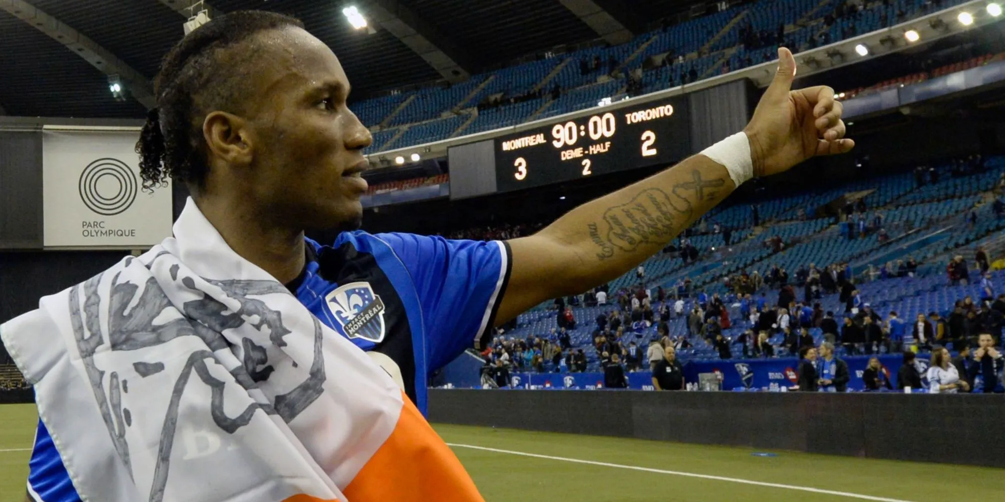 Didier Drogba giao lưu với người hâm mộ Montreal Impact trong trận bán kết khu vực miền Đông MLS
