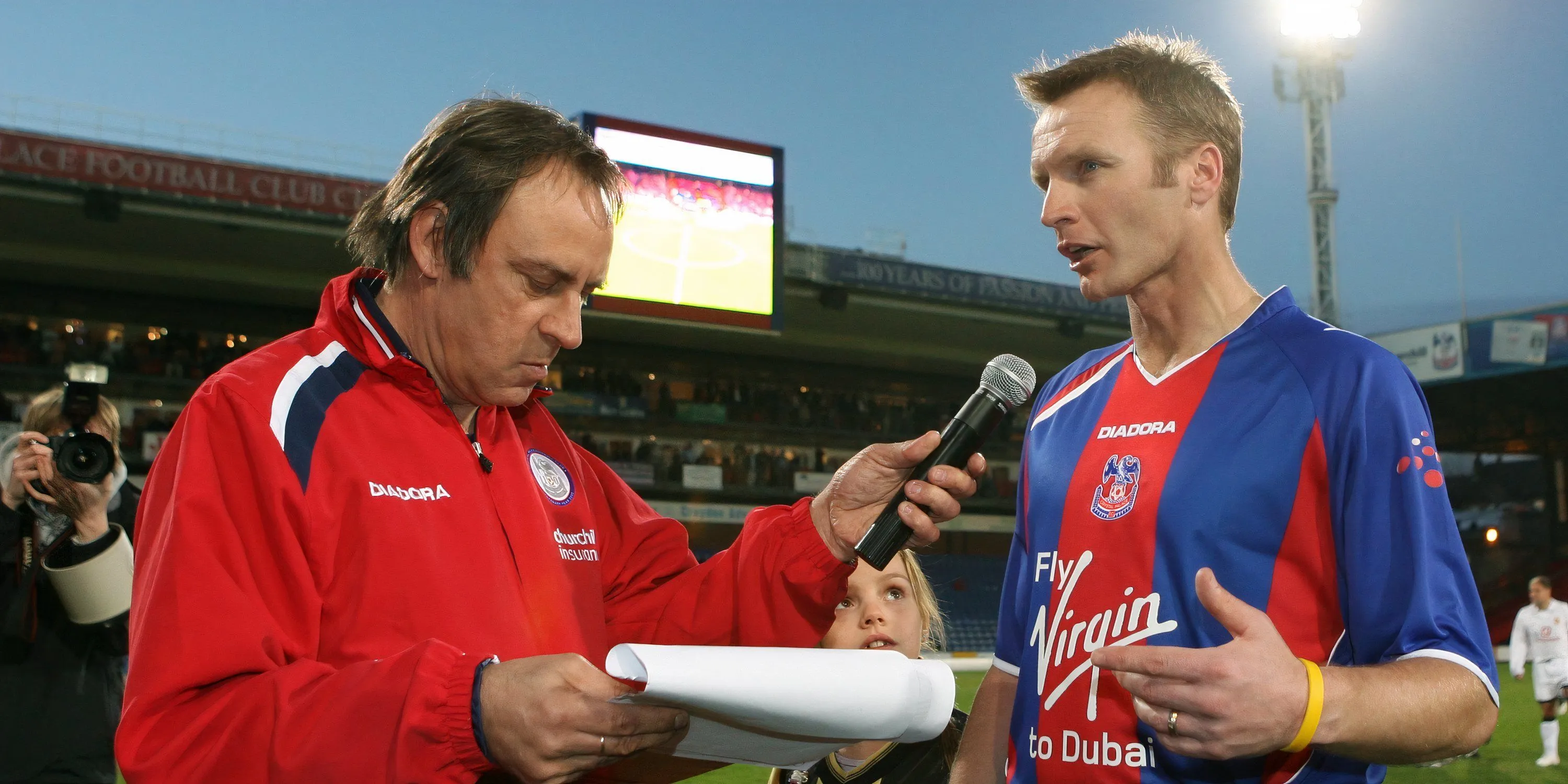 Đội trưởng Geoff Thomas thi đấu cho Crystal Palace