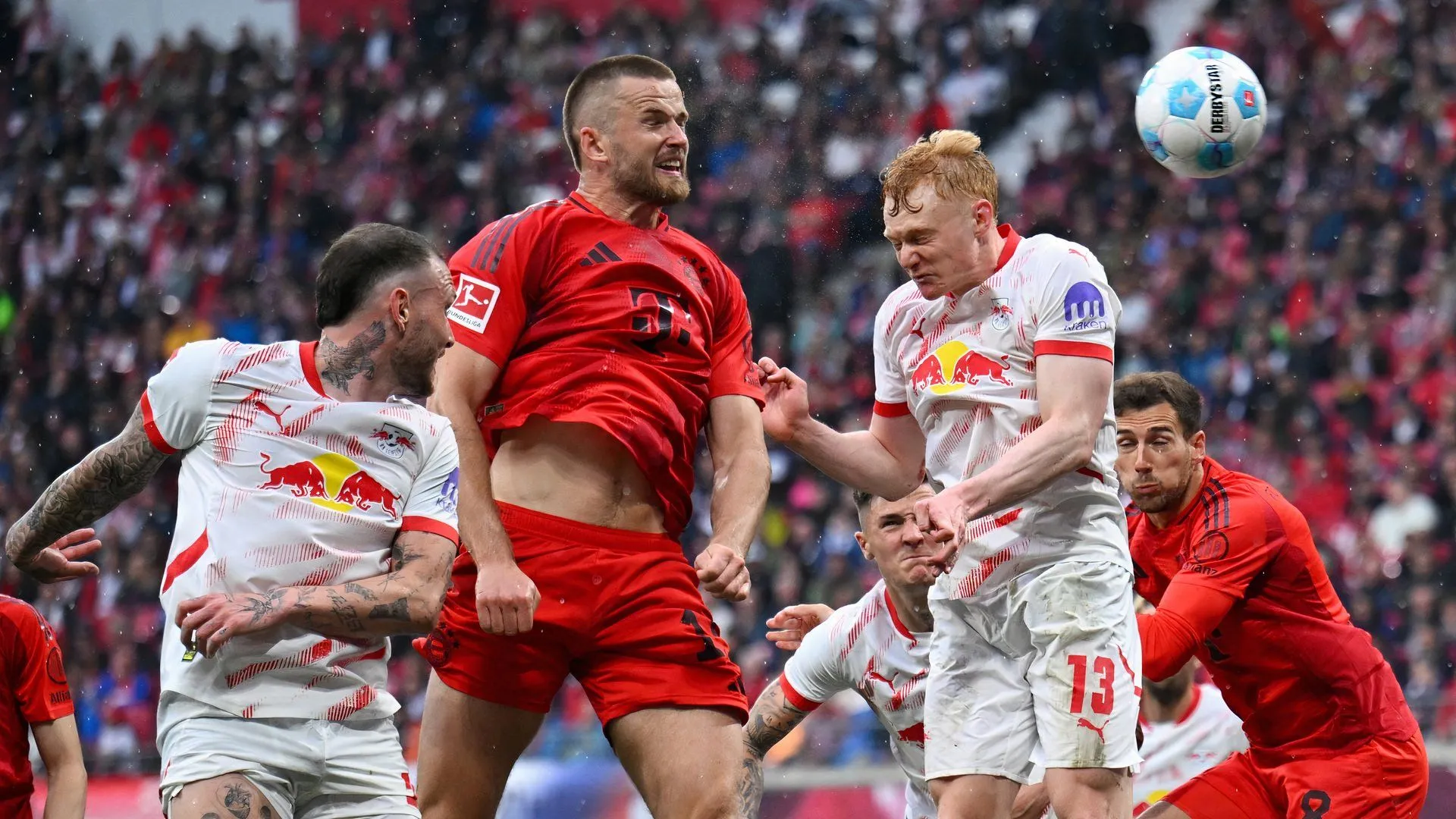 Eric Dier trong màu áo Bayern Munich, mục tiêu từng được Leeds United quan tâm