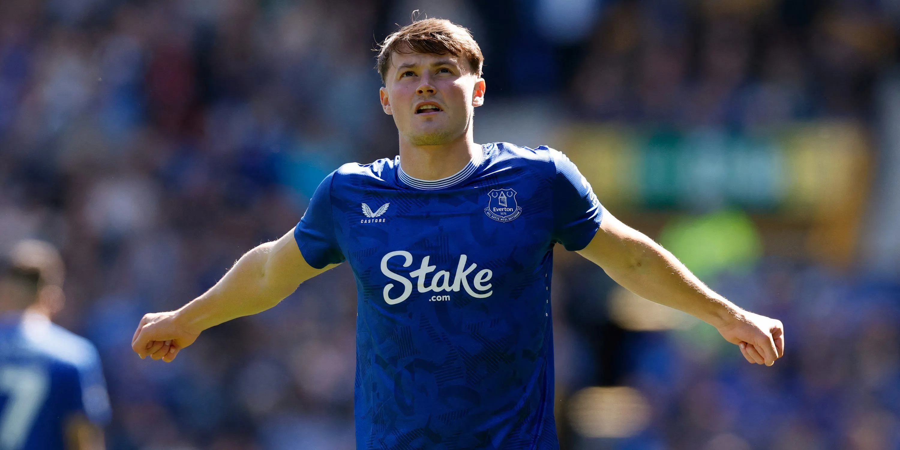 Hậu vệ cánh Nathan Patterson của Everton
