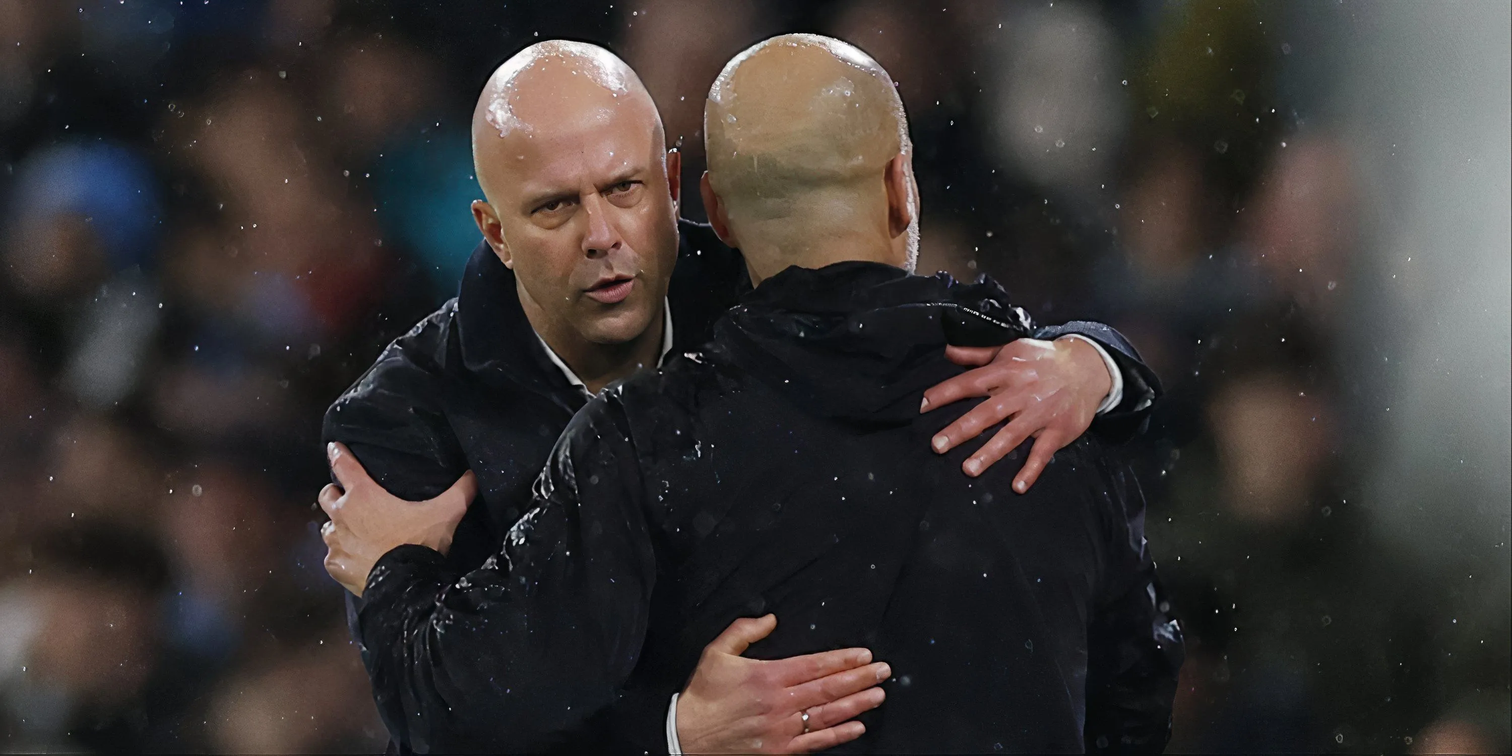 HLV Arne Slot của Liverpool và Pep Guardiola của Man City trong một trận đấu tại Premier League