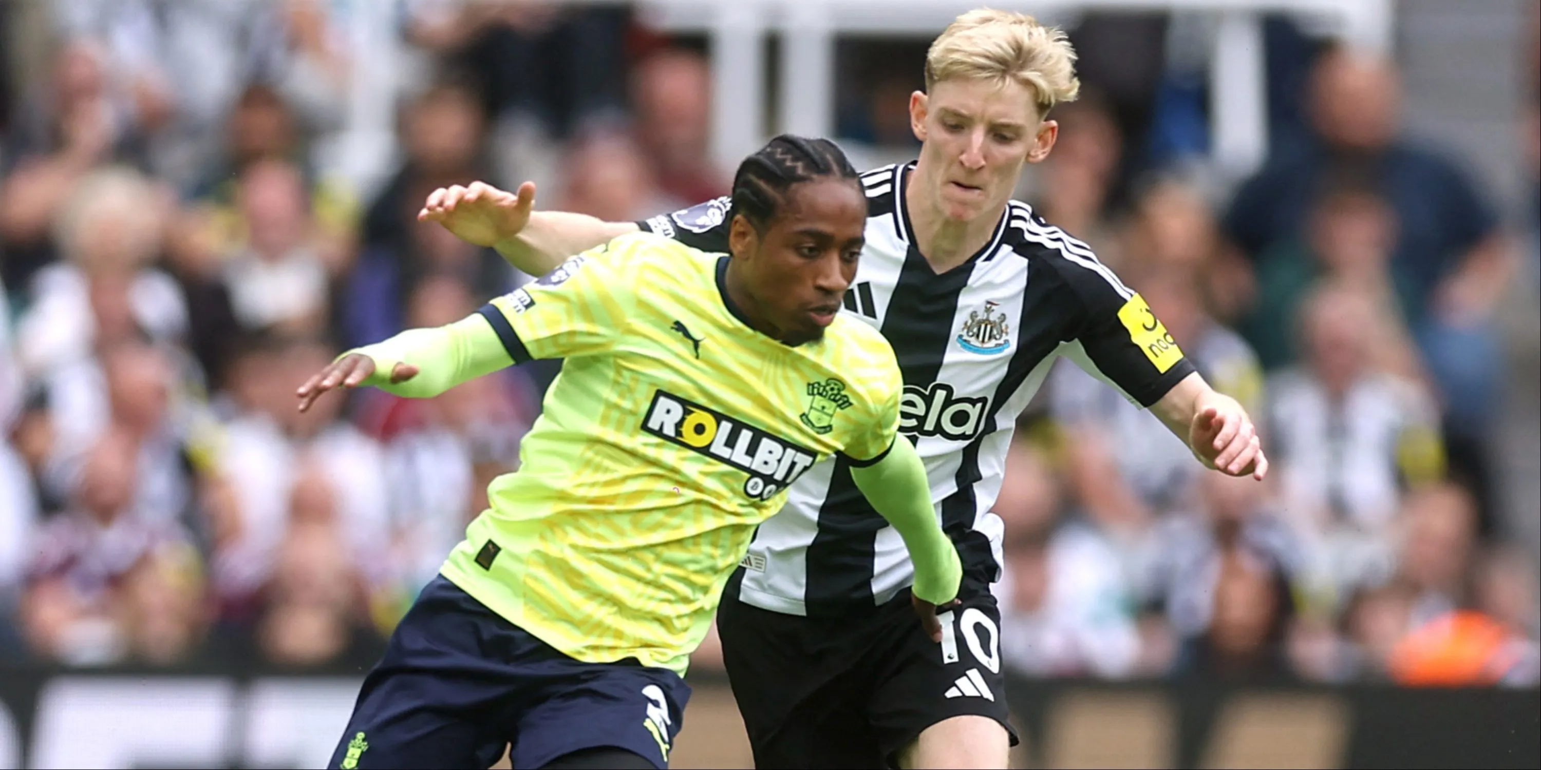 Kyle Walker-Peters trong màu áo Southampton, cầu thủ được Leeds United quan tâm chuyển nhượng tự do