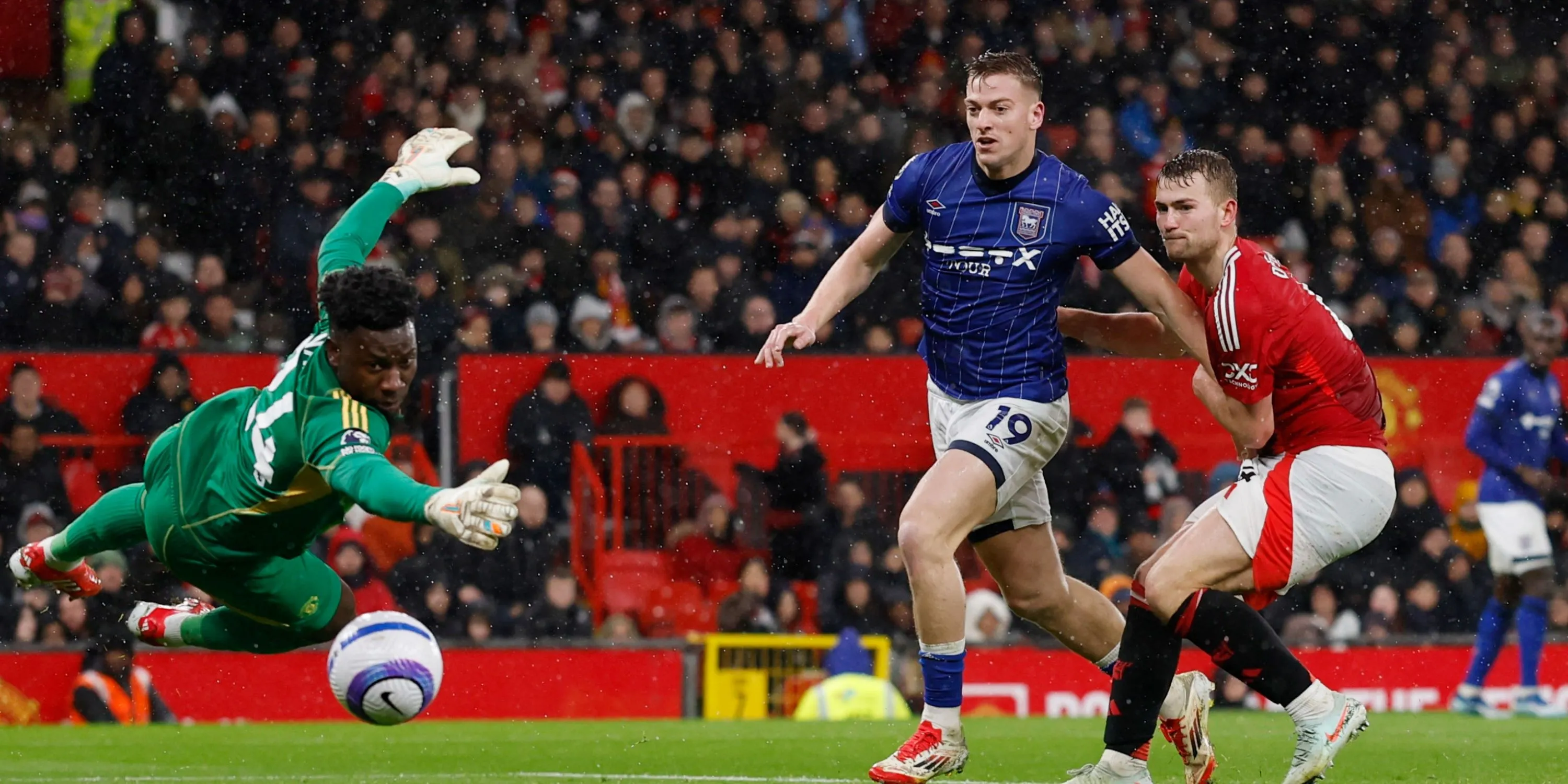 Liam Delap dẫn bóng đột phá cho Ipswich Town