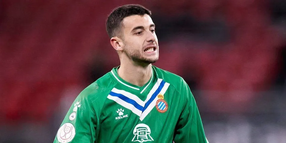 Thủ môn Joan Garcia trong màu áo Espanyol - mục tiêu chuyển nhượng của Arsenal