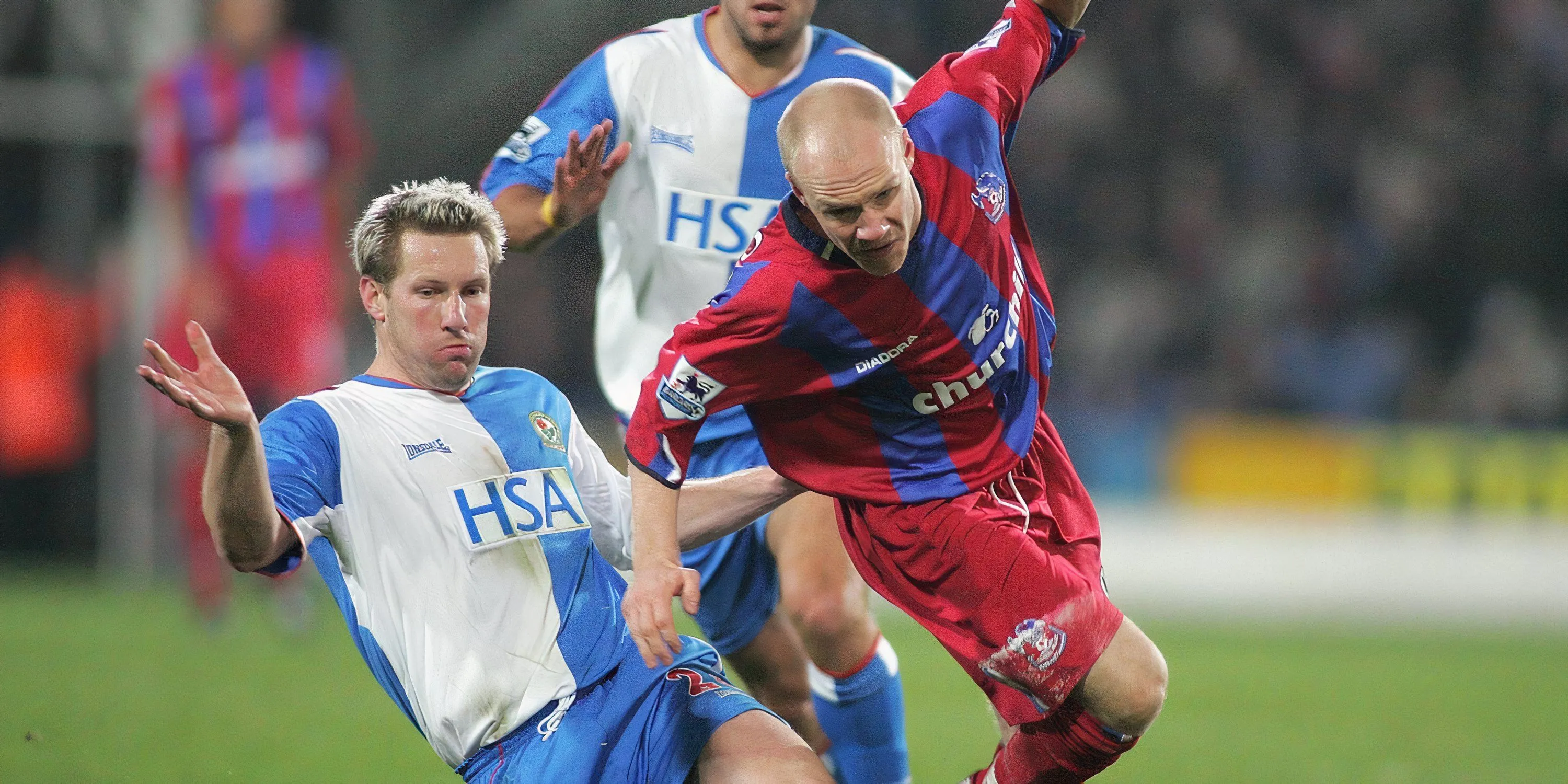 Tiền đạo Andy Johnson ăn mừng bàn thắng trong màu áo Crystal Palace