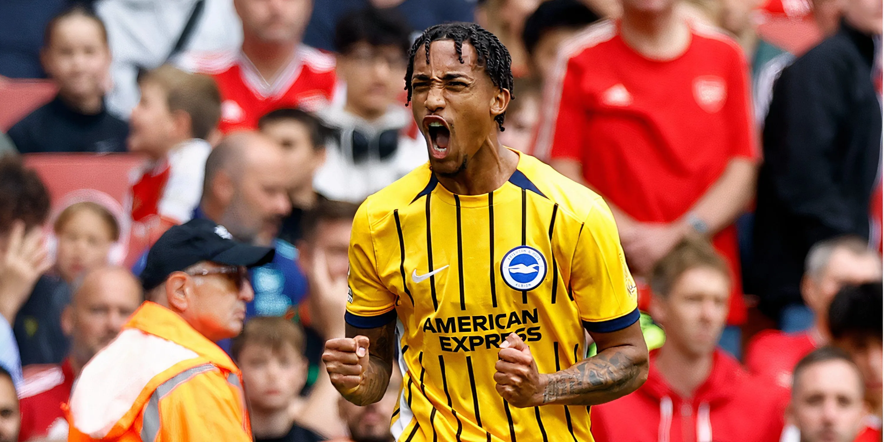 Tiền đạo Joao Pedro ăn mừng bàn thắng trong màu áo Brighton