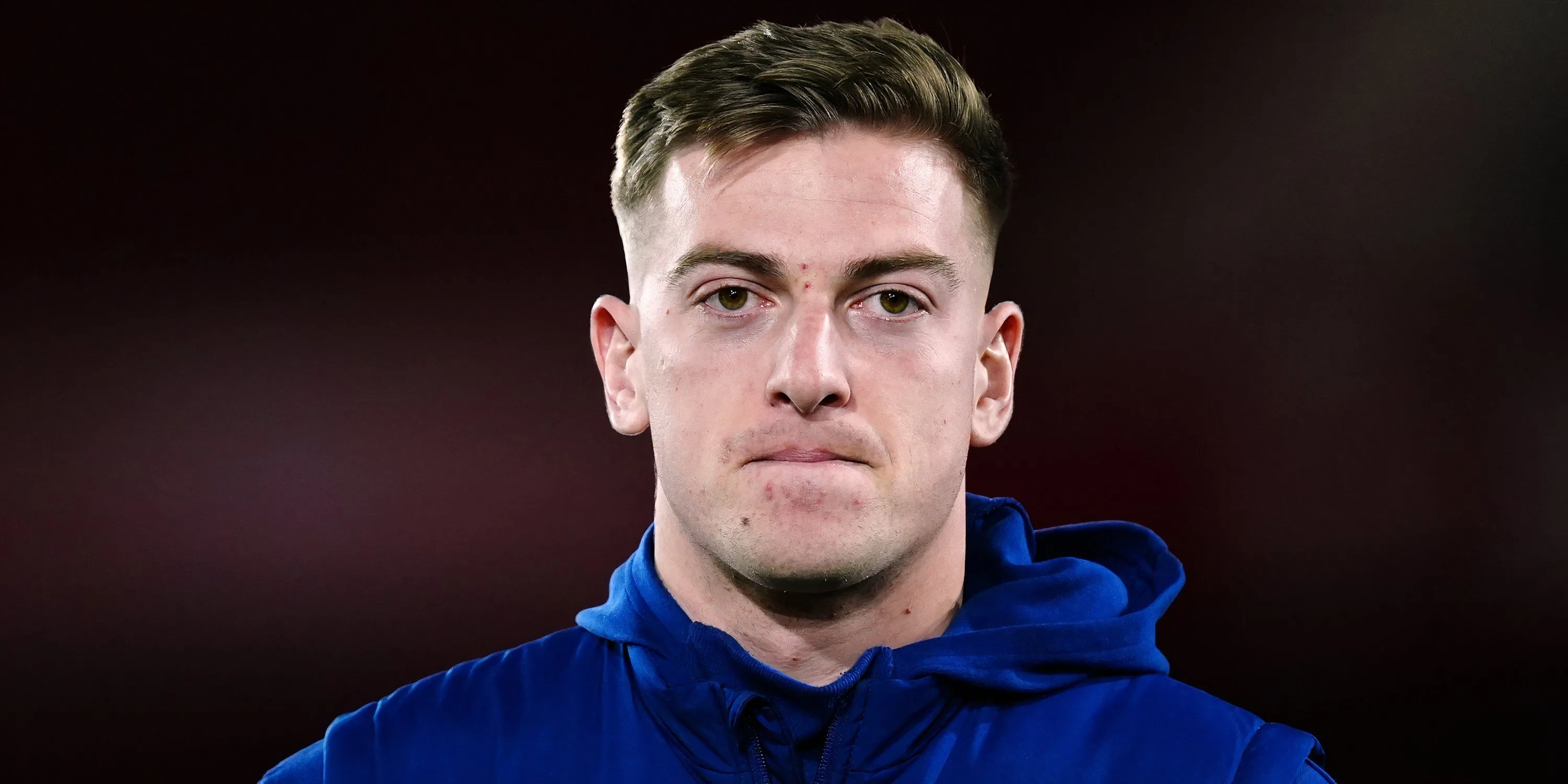 Tiền đạo Liam Delap của Ipswich Town trong lúc khởi động, mục tiêu chuyển nhượng của Manchester United