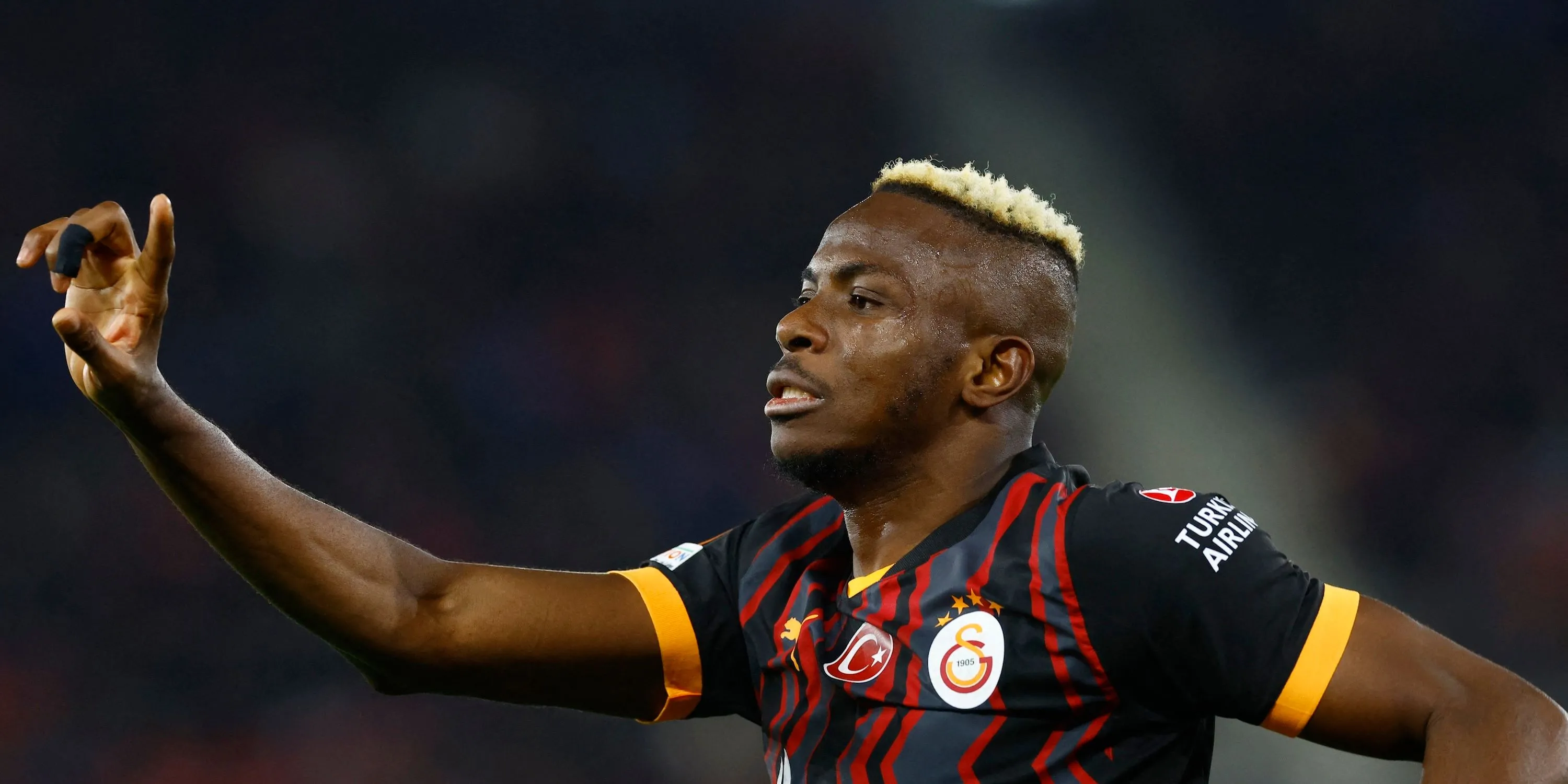 Tiền đạo Victor Osimhen trong màu áo Galatasaray ăn mừng bàn thắng