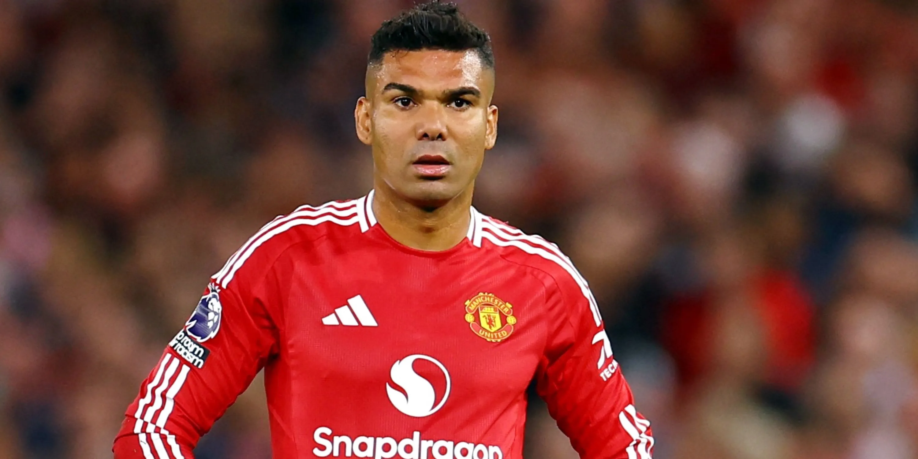 Tiền vệ Casemiro của Manchester United trong một pha bóng quyết liệt