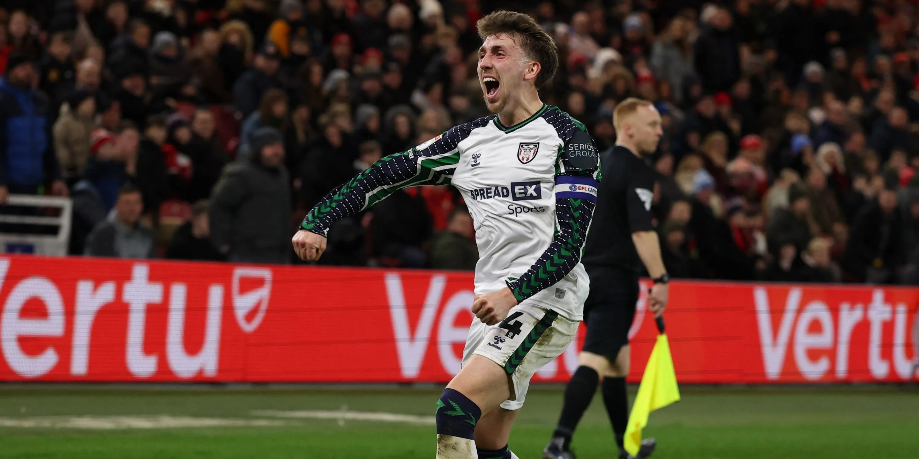 Tiền vệ Dan Neil trong màu áo Sunderland