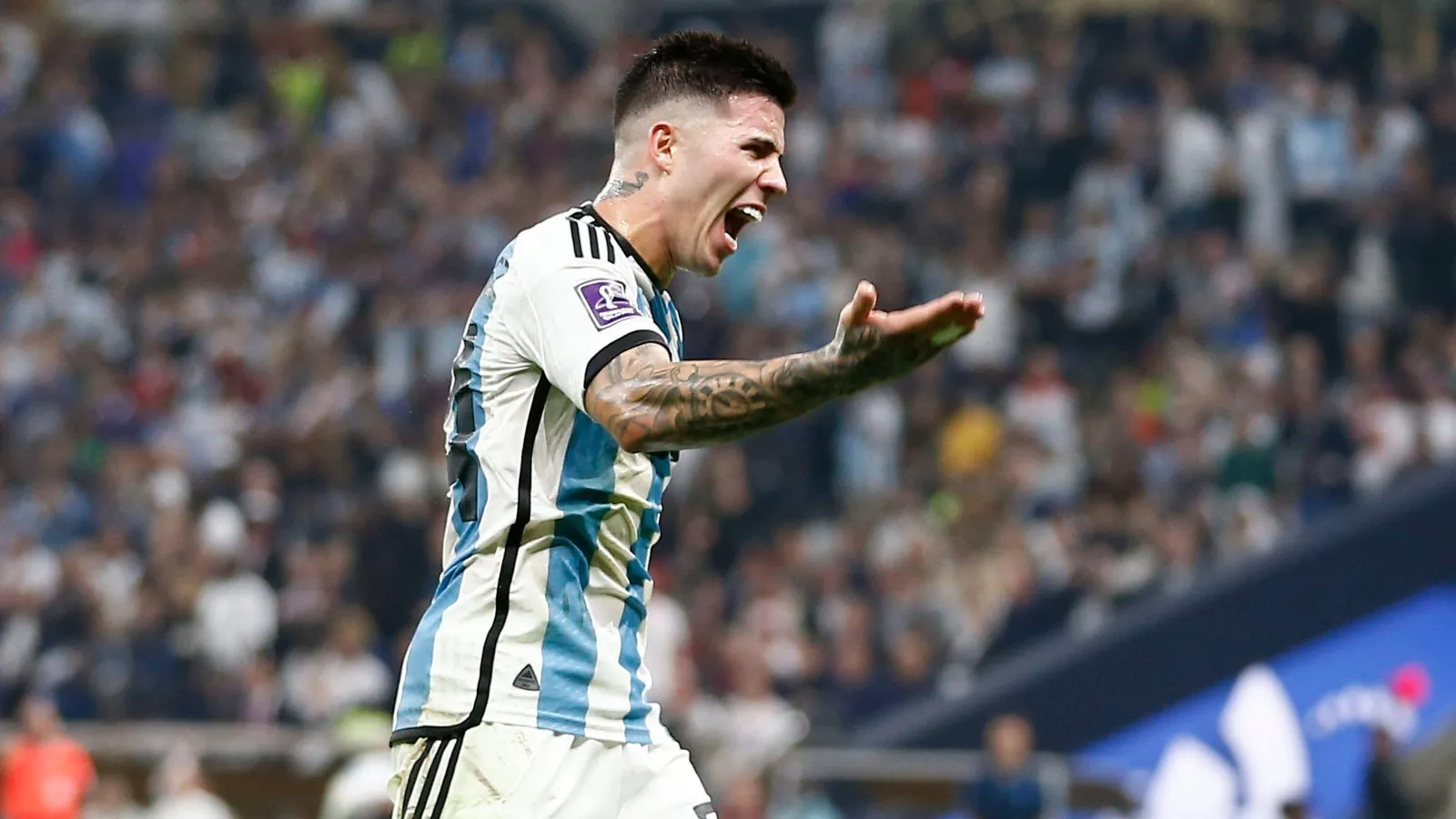 Tiền vệ Enzo Fernandez trong màu áo đội tuyển Argentina tại chung kết World Cup