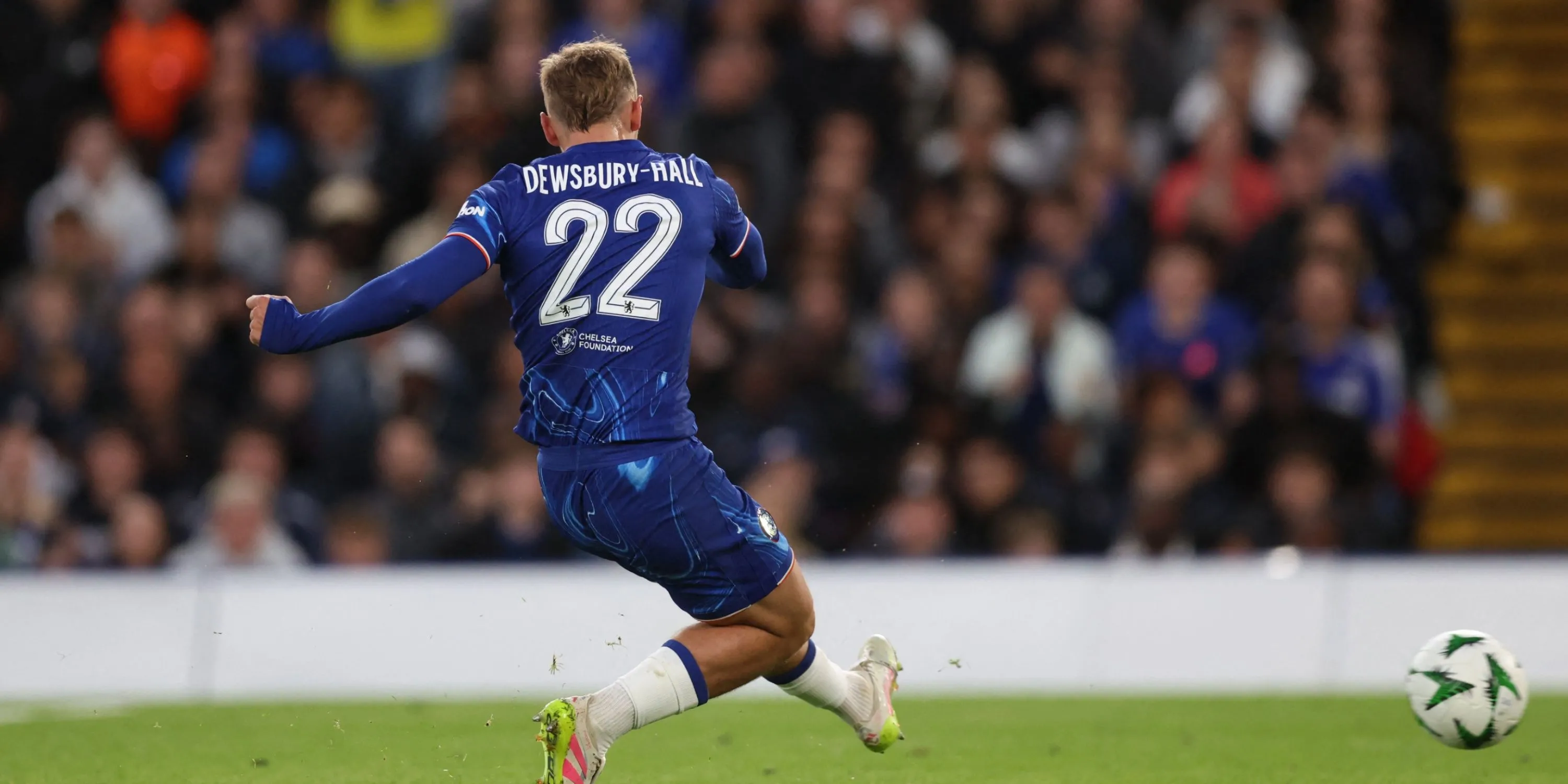 Tiền vệ Kiernan Dewsbury-Hall, mục tiêu của Wolves sau mùa giải ở Chelsea