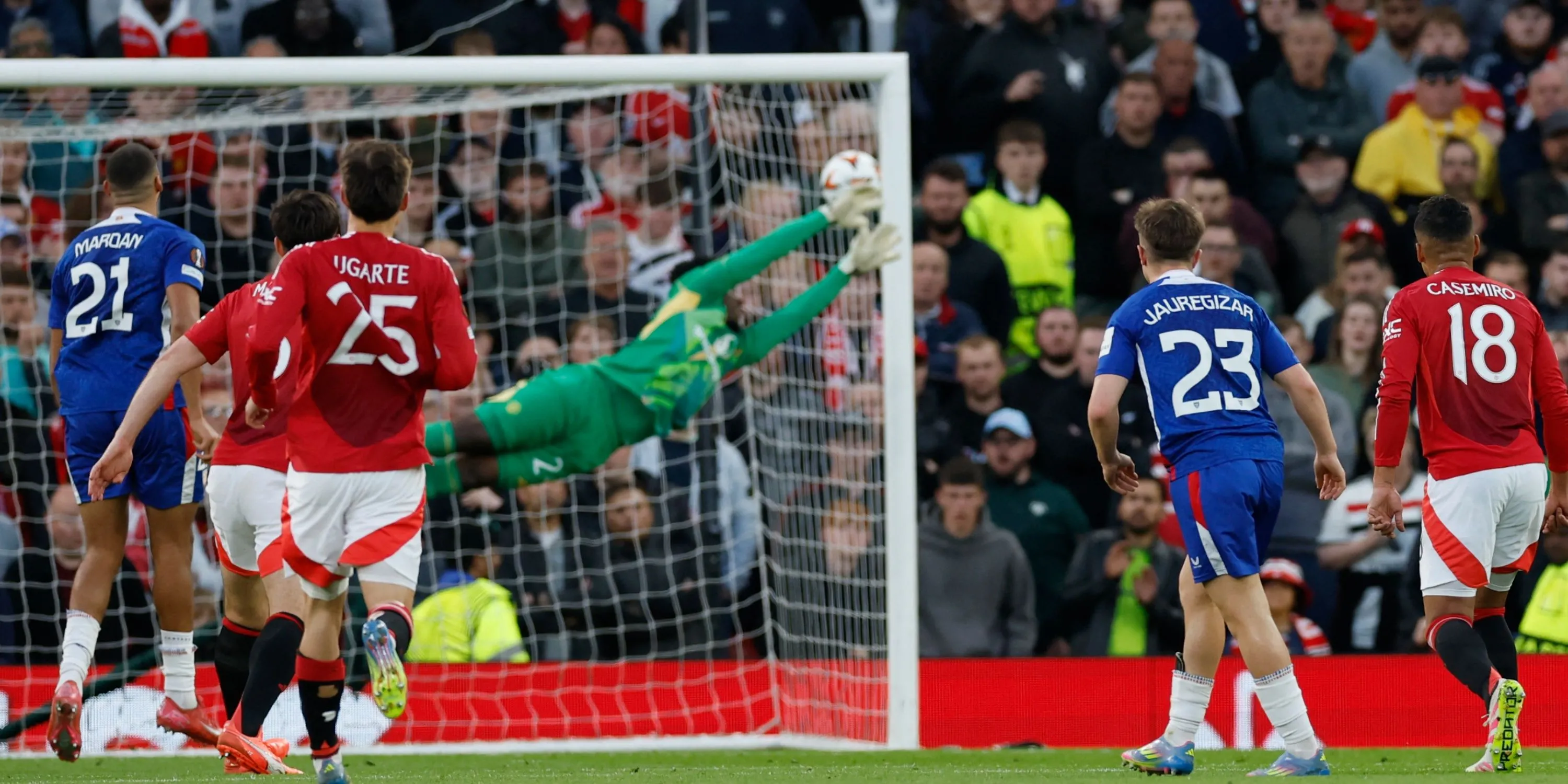 Tiền vệ Mikel Jauregizar trong màu áo Athletic Club, mục tiêu chuyển nhượng của Liverpool