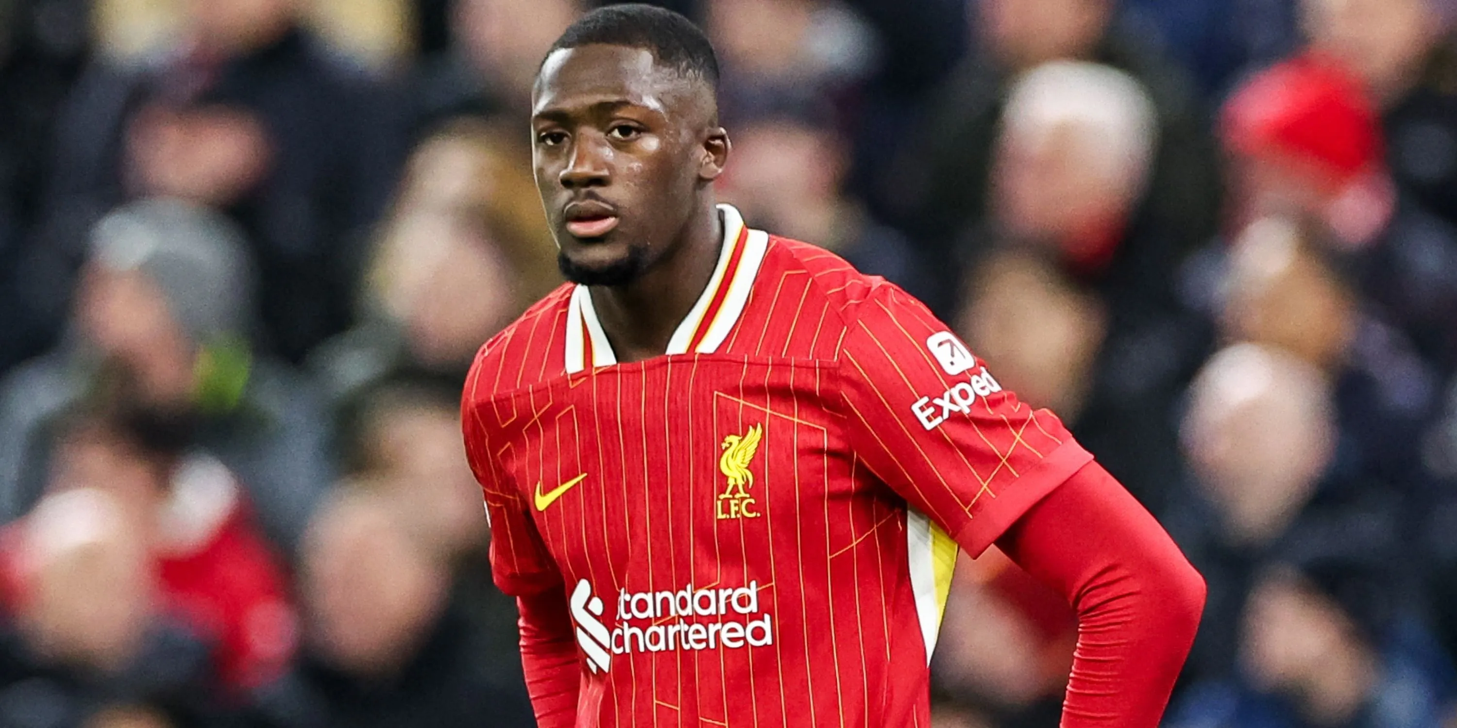 Trung vệ Liverpool Ibrahima Konate trên sân