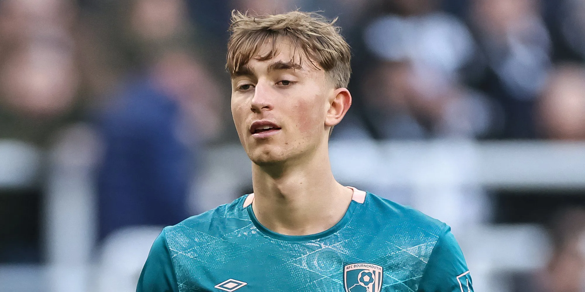Trung vệ trẻ Dean Huijsen, mục tiêu hụt của Liverpool và Arsenal