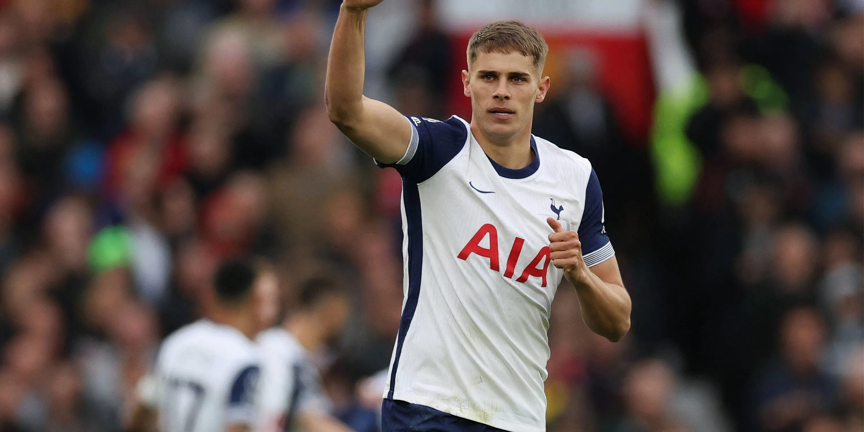 Hậu vệ Micky van de Ven của Tottenham