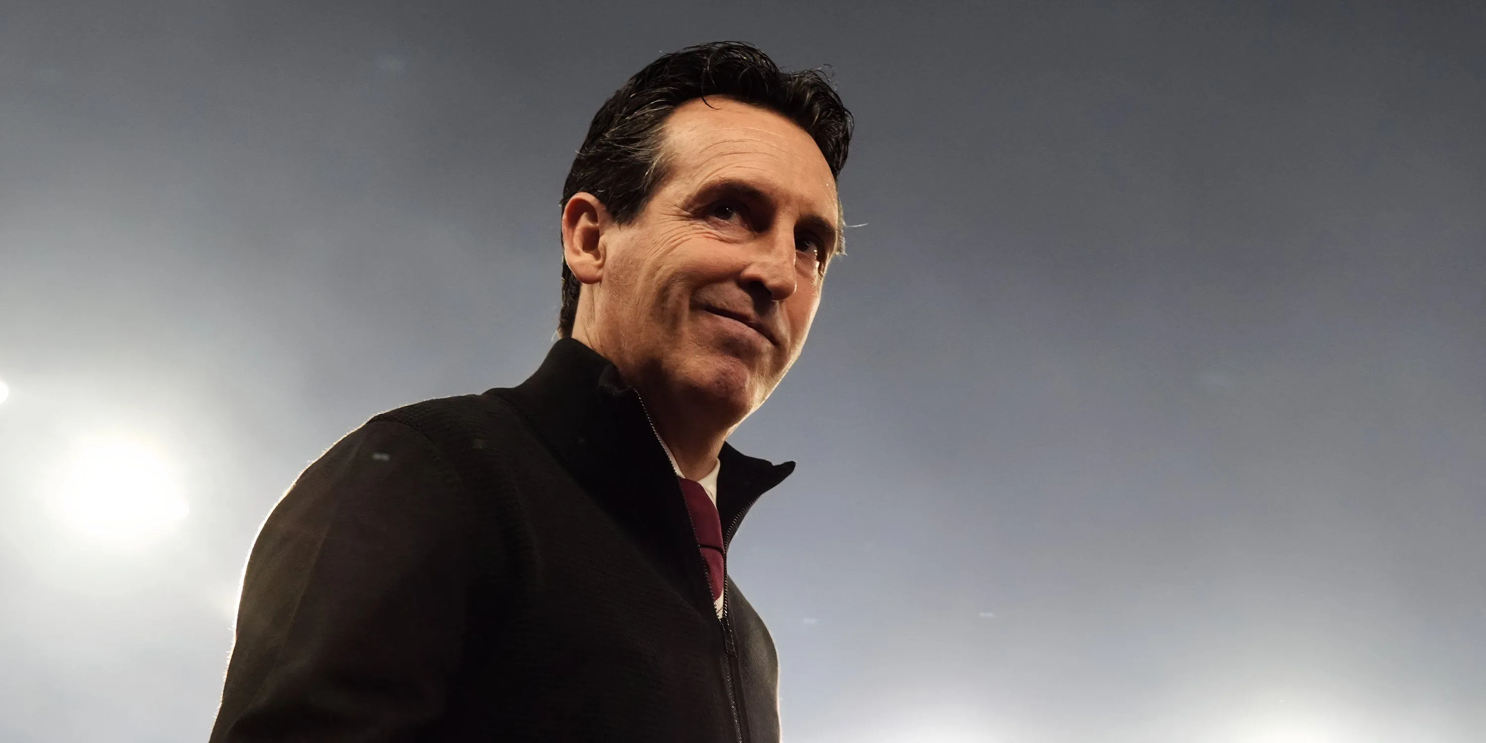 HLV Unai Emery của Aston Villa đang tìm cách củng cố hàng thủ