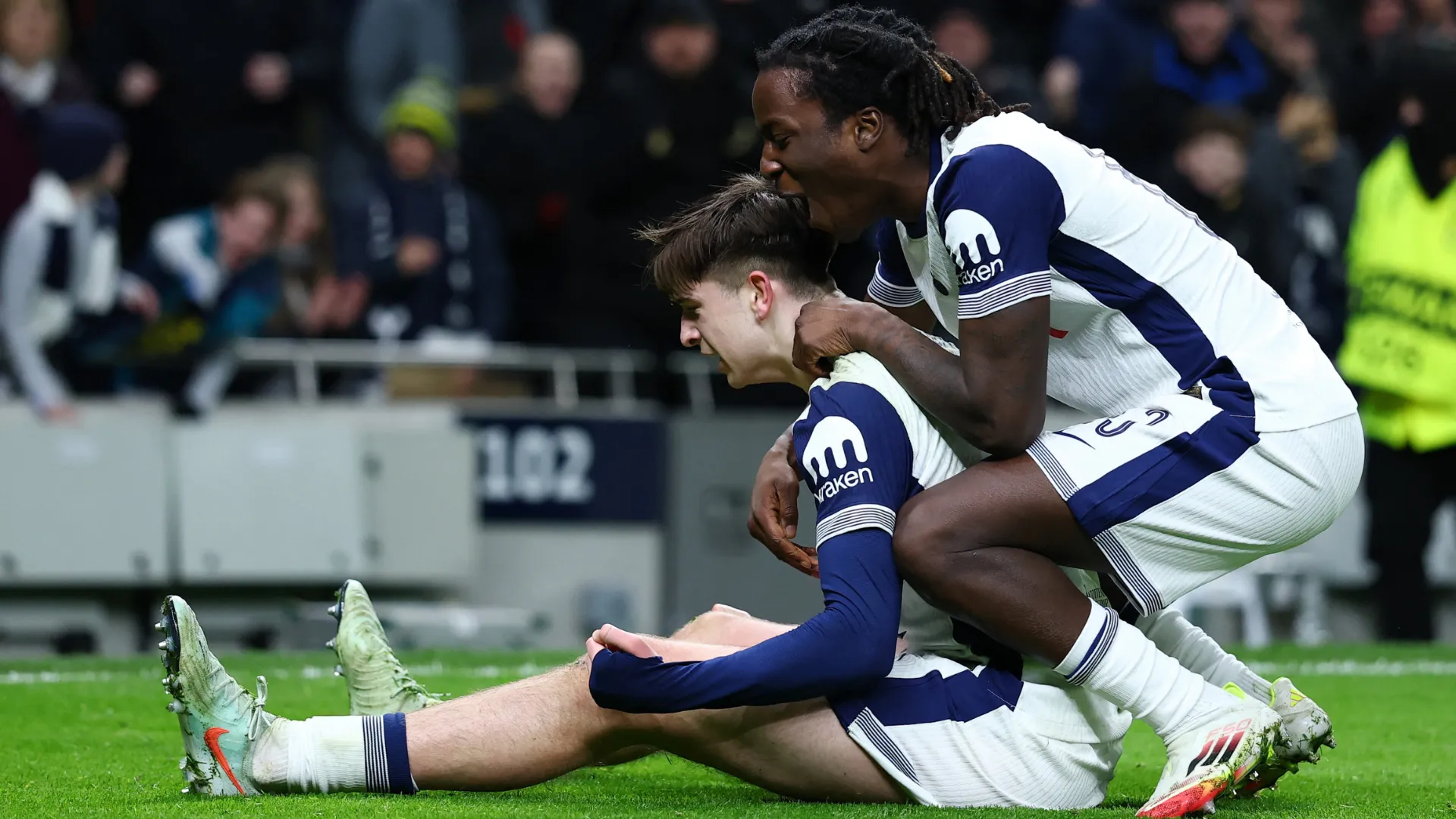 Mikey Moore, tài năng trẻ của Tottenham được West Brom quan tâm