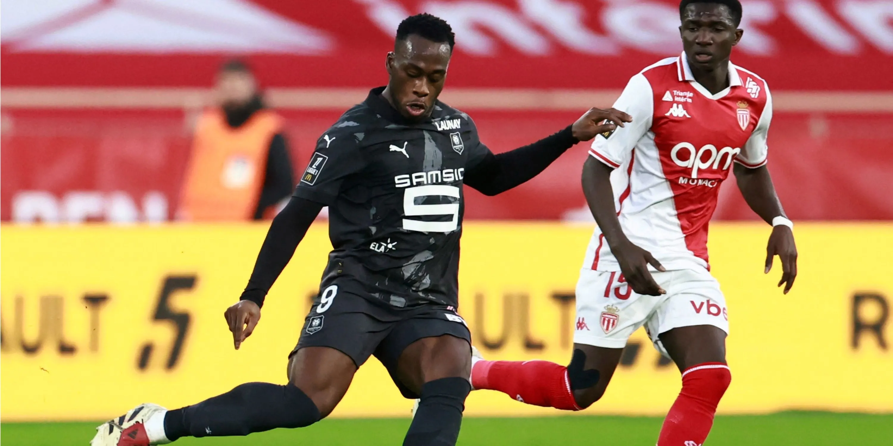 Tiền đạo Arnaud Kalimuendo trong màu áo Stade Rennais, cầu thủ Newcastle đang quan tâm chuyển nhượng
