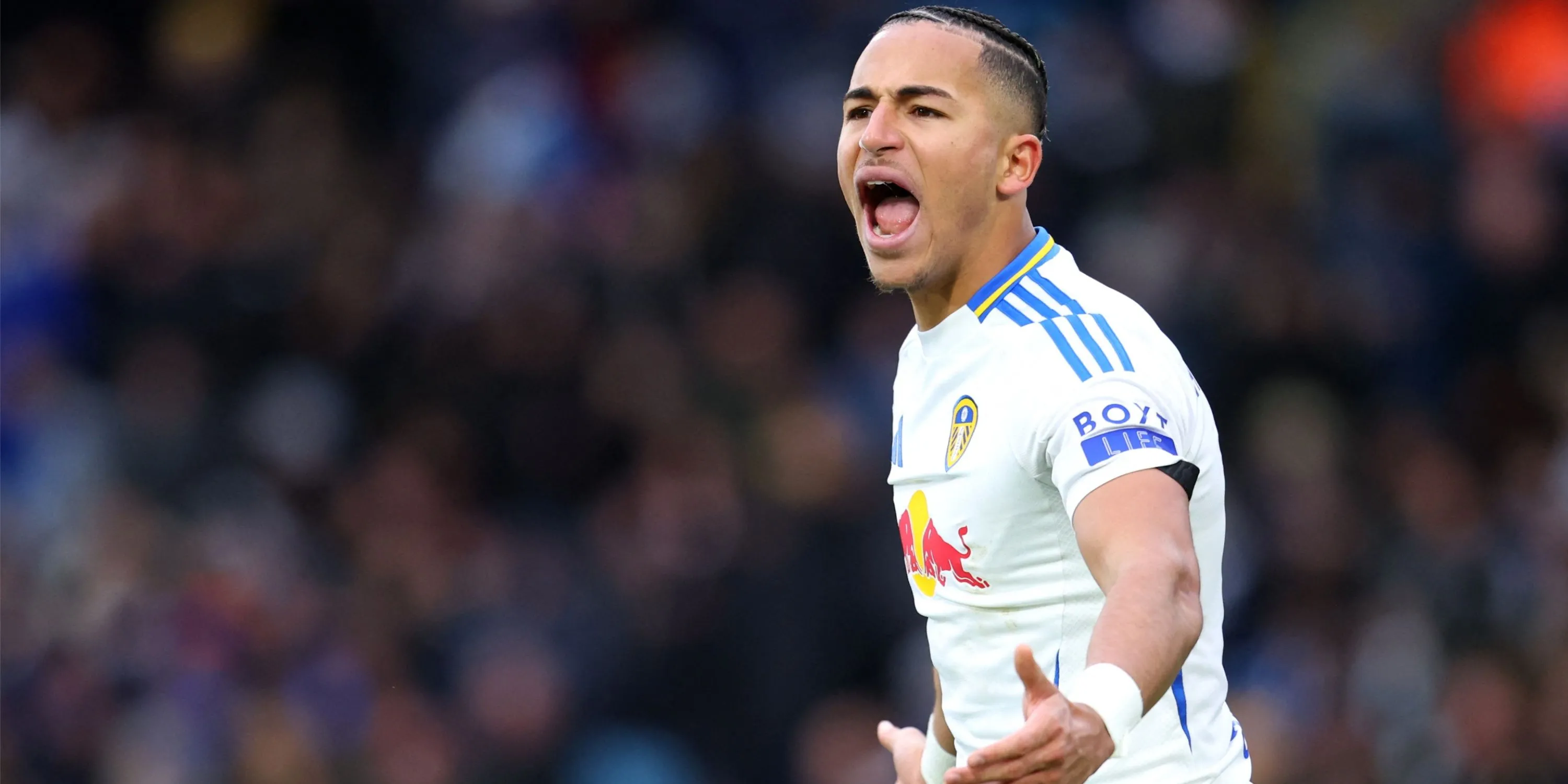 Tiền đạo trẻ Mateo Joseph trong màu áo Leeds United