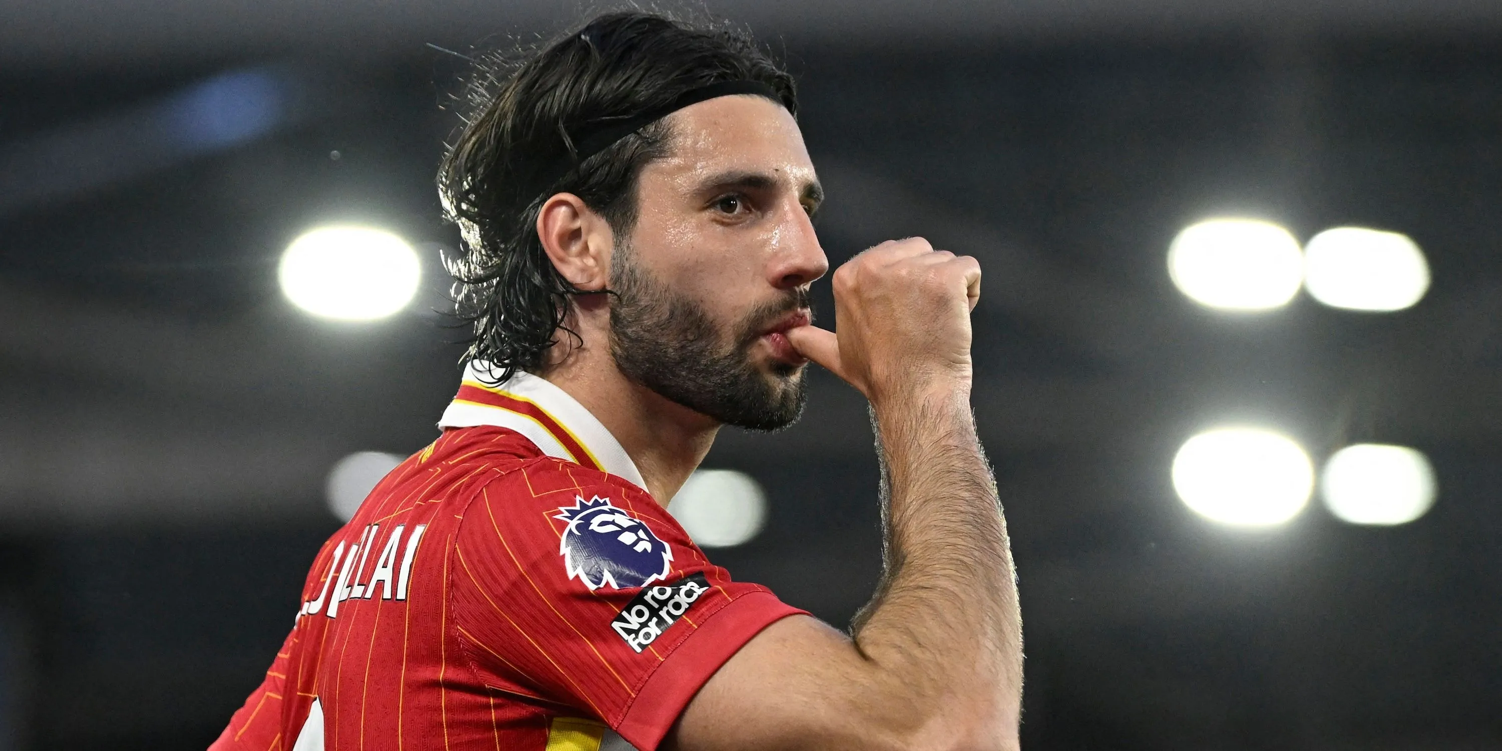 Tiền vệ Dominik Szoboszlai của Liverpool trong một trận đấu