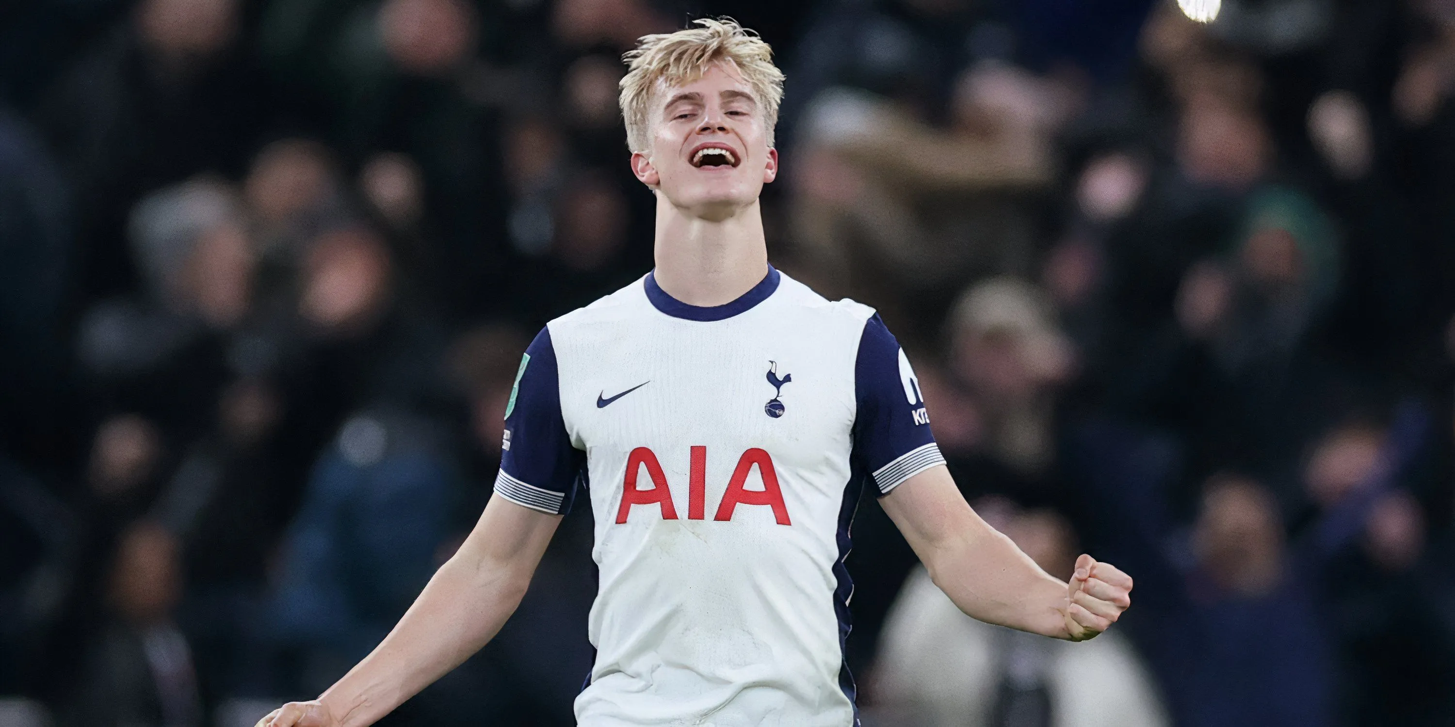 Tiền vệ Lucas Bergvall của Spurs
