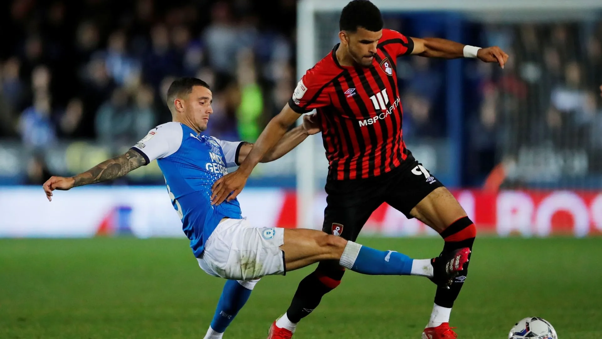 Tiền vệ Oliver Norburn trong màu áo Peterborough United