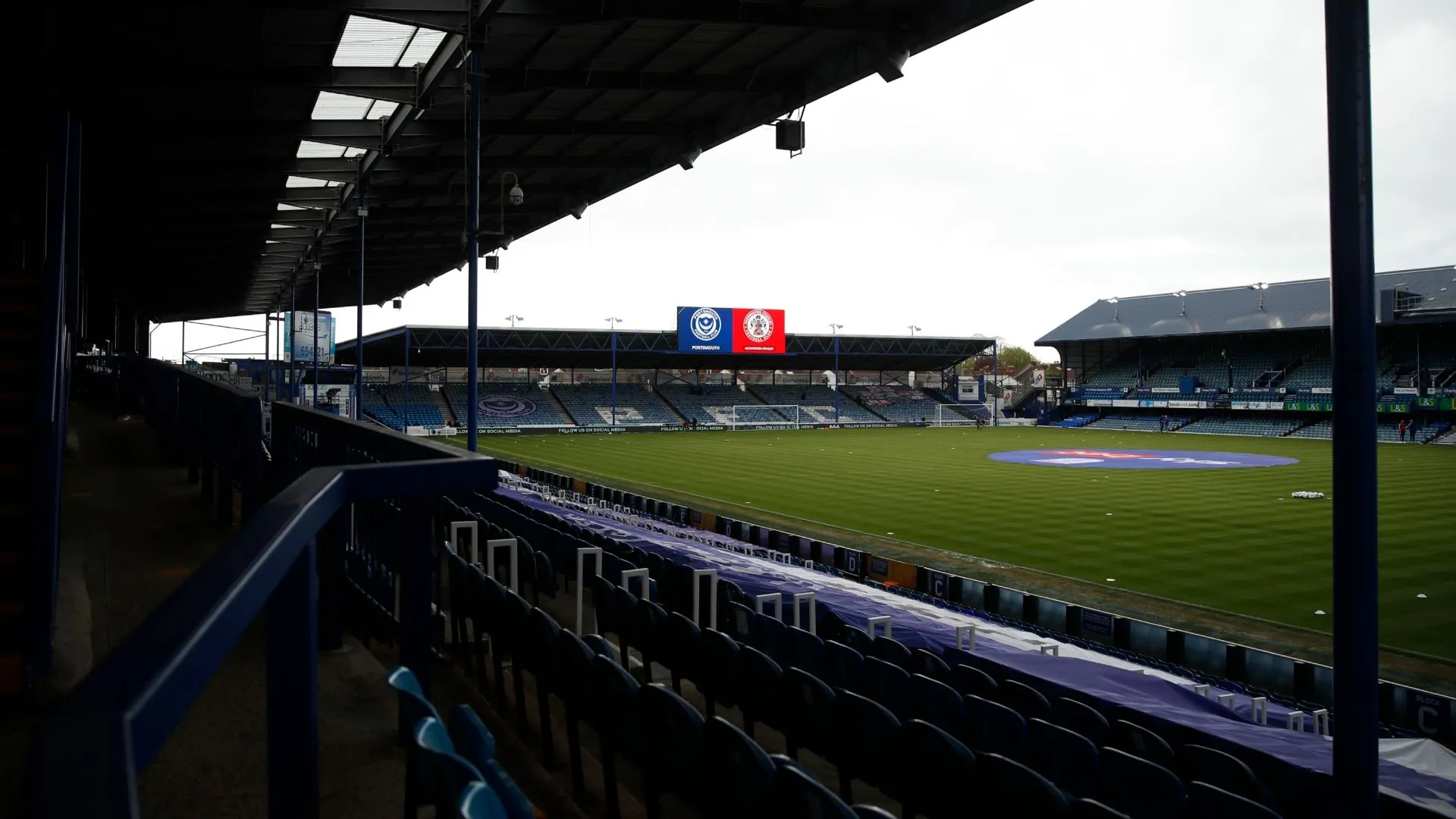 Toàn cảnh sân vận động Fratton Park của câu lạc bộ Portsmouth