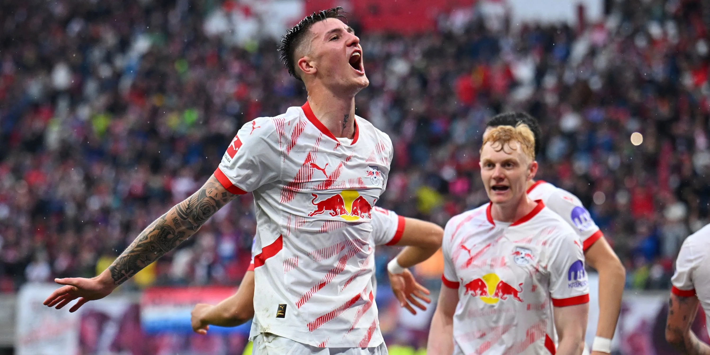 Benjamin Sesko ăn mừng bàn thắng trong màu áo RB Leipzig