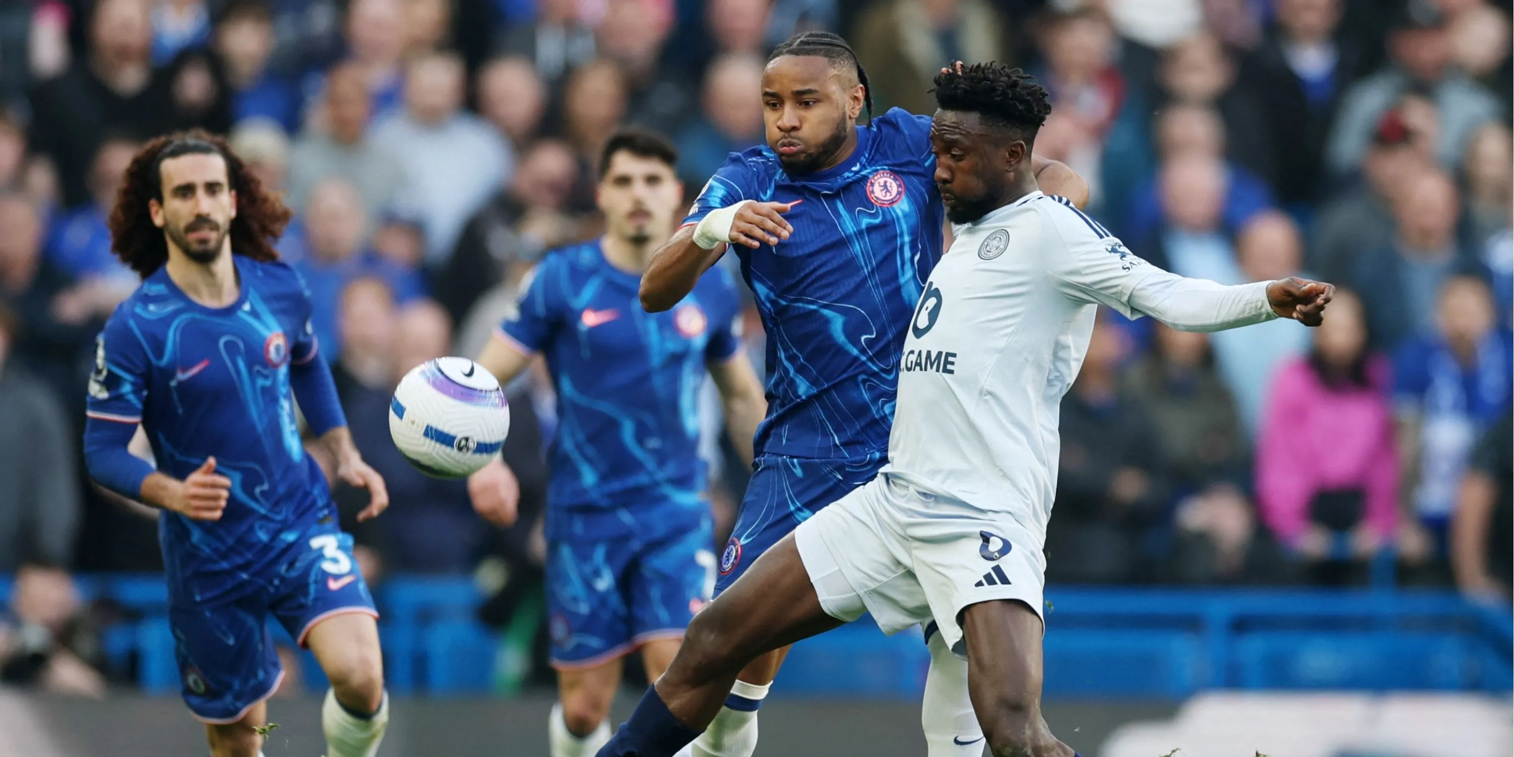 Christopher Nkunku tập luyện cùng Chelsea, đứng trước cơ hội chuyển đến Bayern Munich.