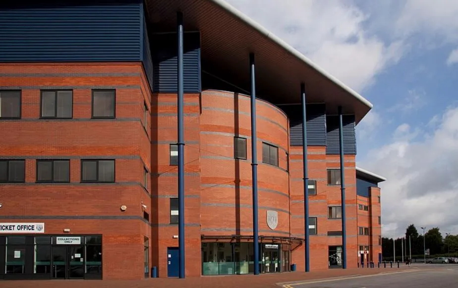 Cổng chính sân The Hawthorns, chào đón người hâm mộ đến với ngôi nhà của West Brom