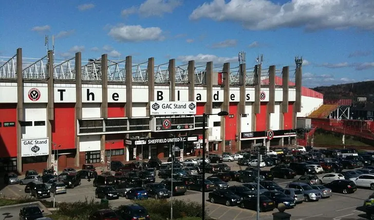Cổng vào chính sân vận động Bramall Lane, biểu tượng lịch sử của Sheffield United
