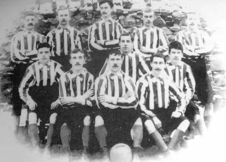 Đội hình câu lạc bộ Bury FC năm 1892, những bước chân đầu tiên trên sân Gigg Lane