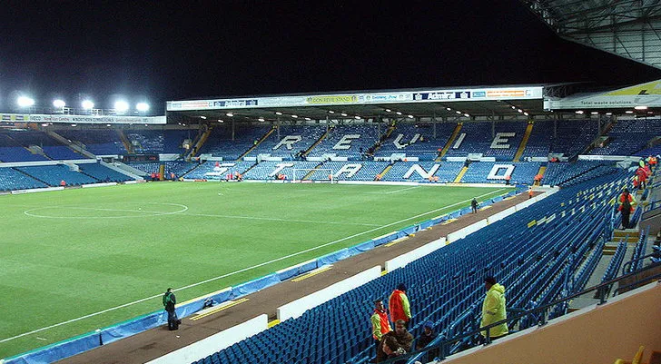 Góc nhìn ấn tượng từ khán đài sân Elland Road, nơi chứng kiến bao trận cầu đỉnh cao