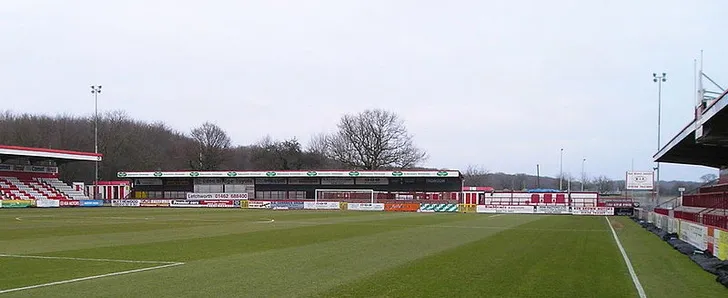 Góc nhìn khác của sân vận động Broadhall Way, trái tim của đội bóng Stevenage
