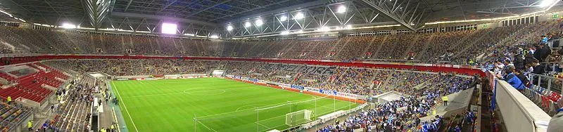 Góc nhìn toàn cảnh từ khán đài Merkur Spiel-Arena, tầm nhìn lý tưởng cho mỗi trận đấu
