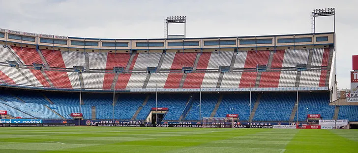Góc nhìn từ mặt sân Vicente Calderón, mang đến cảm giác chân thực của cầu thủ