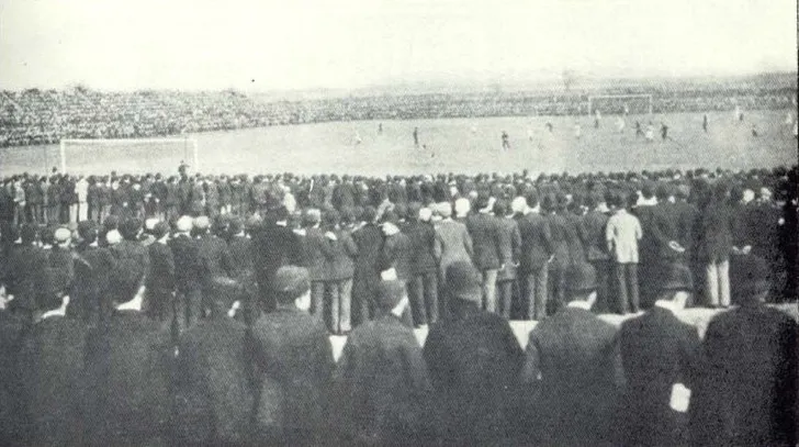 Hình ảnh cổ điển trận đấu giữa Everton và Wolves năm 1913 tại Goodison Park