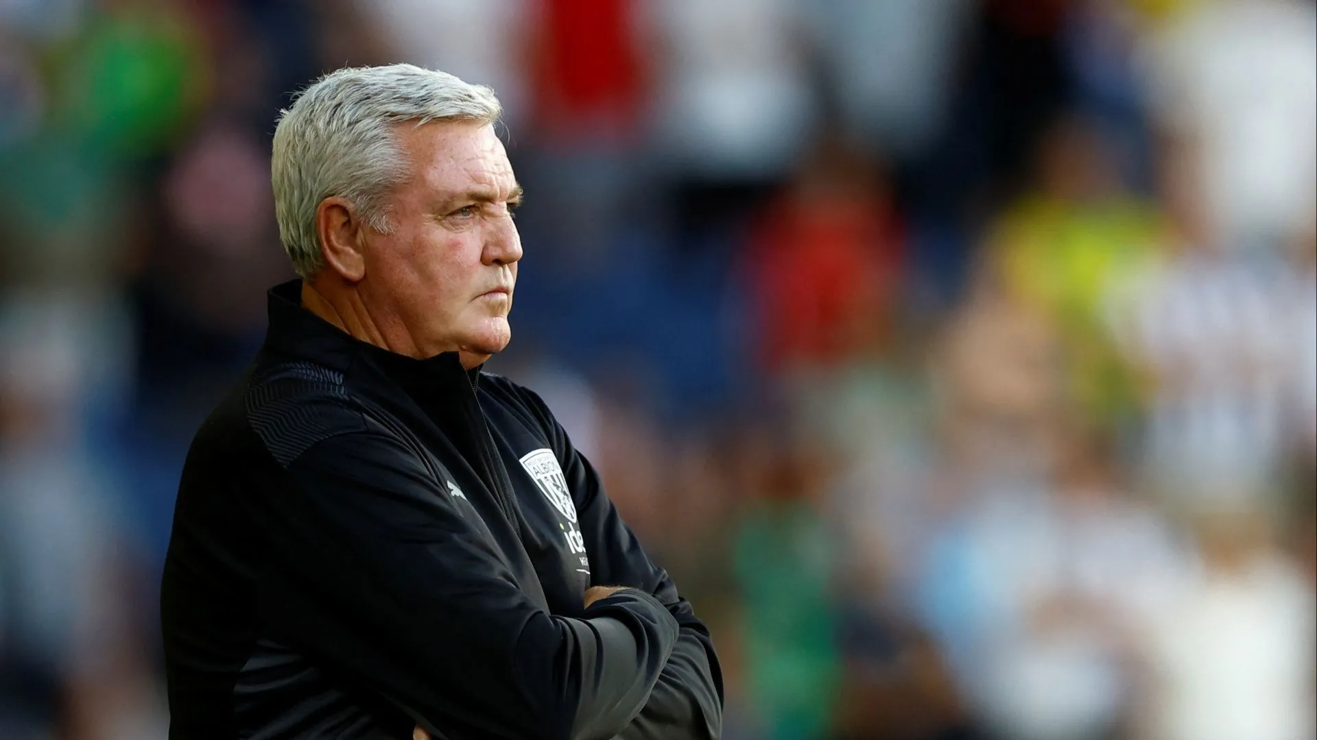 HLV Steve Bruce của Blackpool, người quan tâm đến thủ môn Filip Marschall